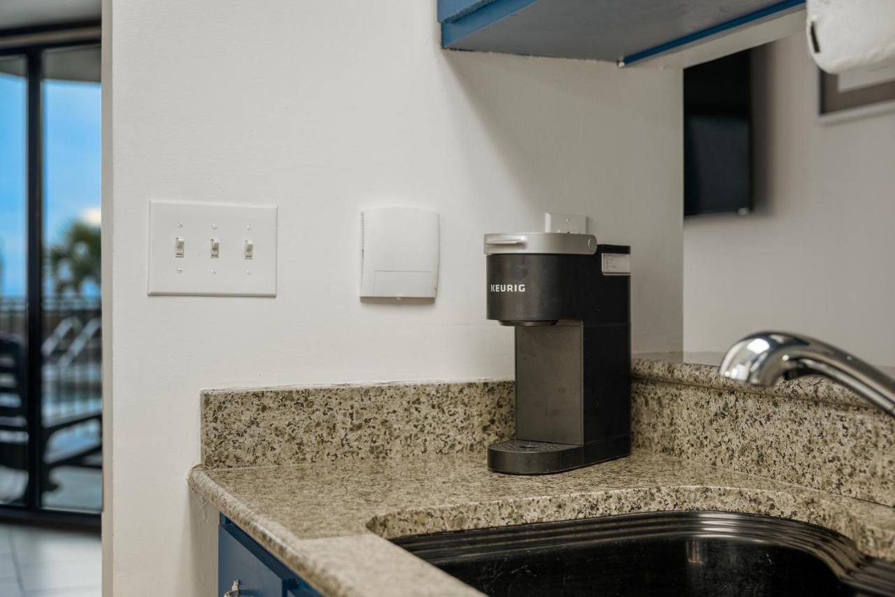 1st Floor Condo! No Elevators! Free Chair Service! By Dolce Getaways Pcb Apartment *