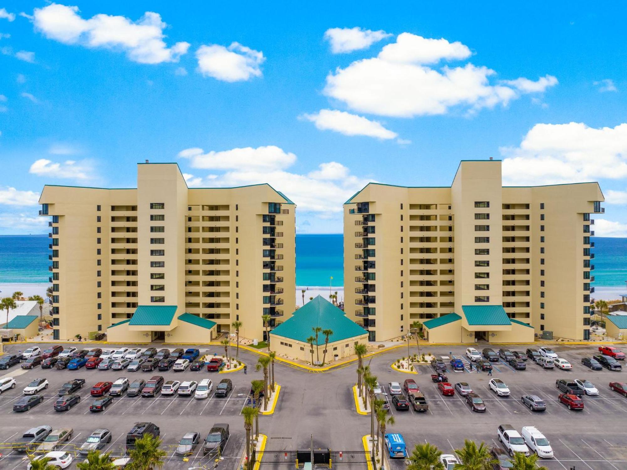 1st Floor Condo! No Elevators! Free Chair Service! By Dolce Getaways Pcb Apartment